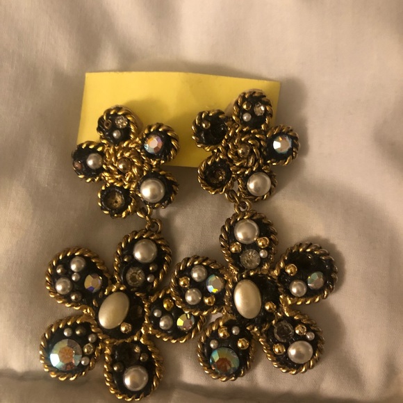 Clip On Vintage Long Hanging Black Earrings with Stones - Picture 5 of 5